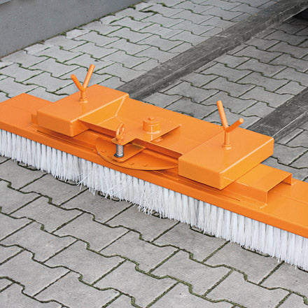 Kehrbesen für Gabelstapler und Radlader