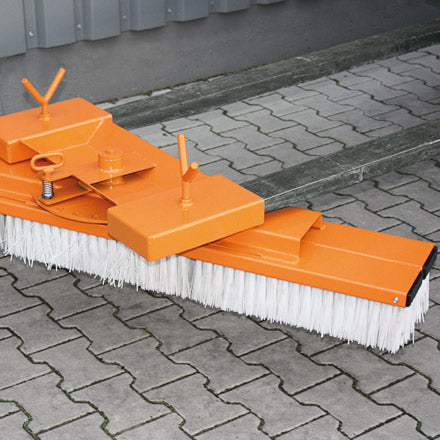 Kehrbesen für Gabelstapler und Radlader